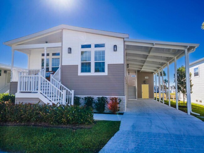 Building Photo - 12581 Coconut Dr