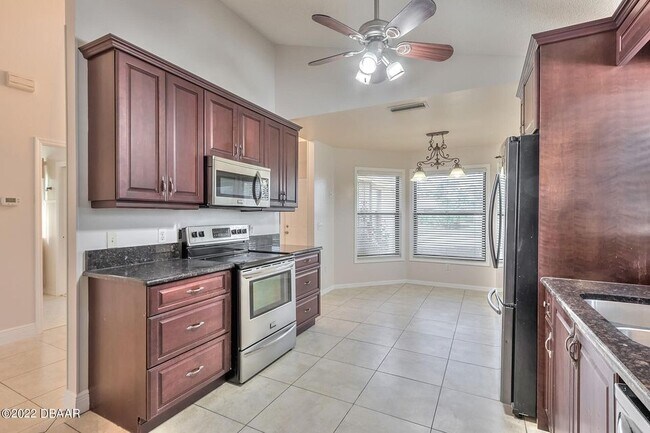 Building Photo - 906 Smokerise Blvd