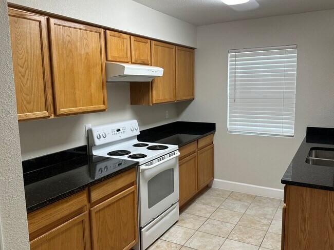 Building Photo - 8448 Ariel St