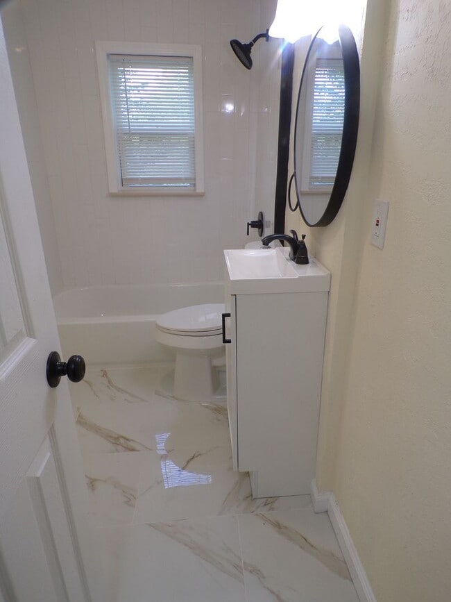 Building Photo - Fresh Installed Floors !!! Upgraded Bathro...