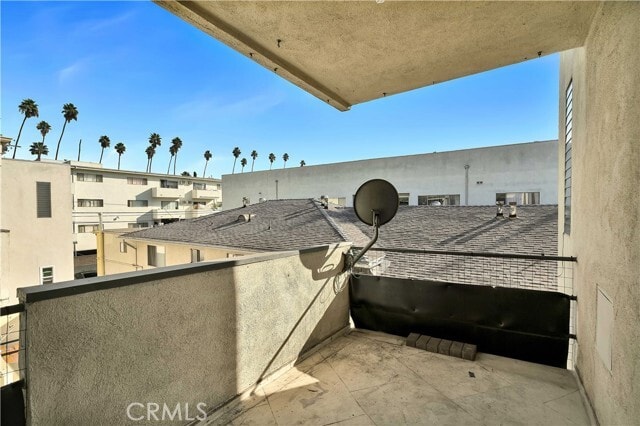 Building Photo - 320 S Gramercy Pl