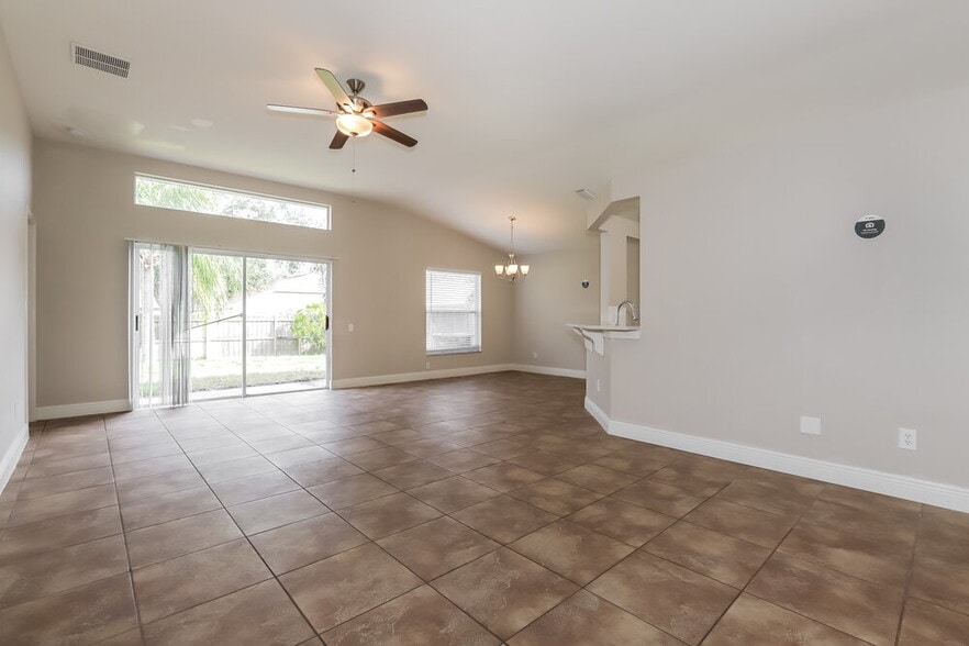 Building Photo - 10428 Hunters Haven Blvd