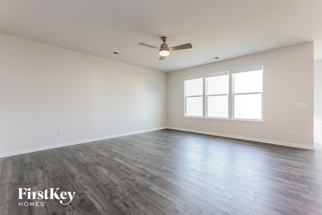 Building Photo - 608 Okame Ct