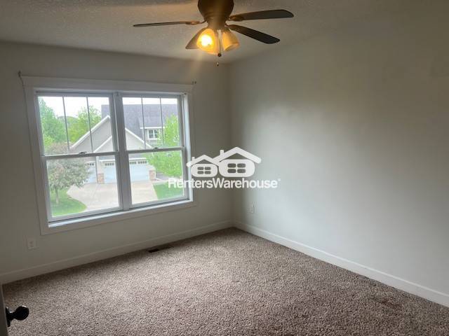Building Photo - 1730 Deephaven Dr