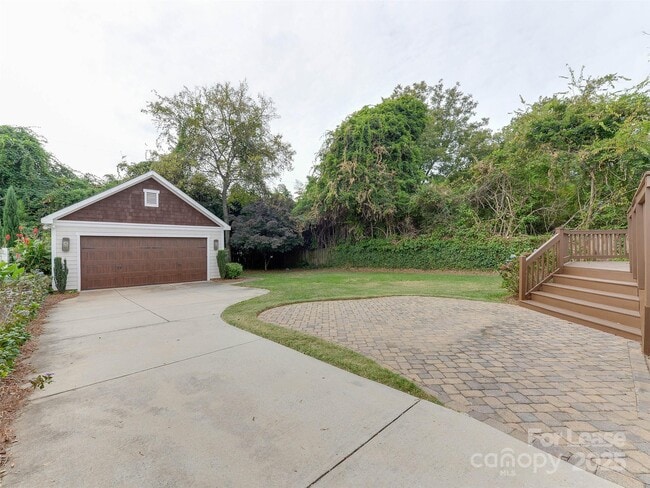 Building Photo - 620 Marsh Rd