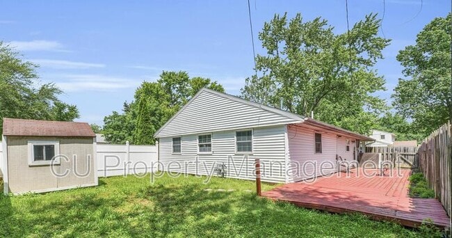 Building Photo - 802 Stratford Dr