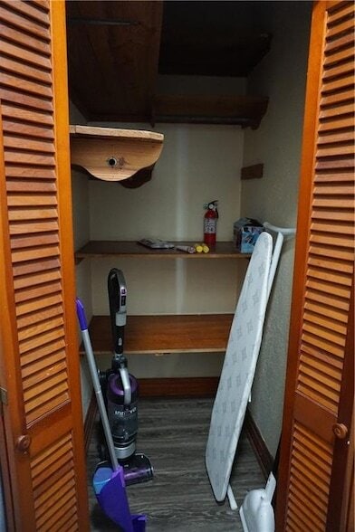 Building Photo - 177 W 5th St