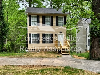 Building Photo - Newly Renovated Home in the Heart of Fount...