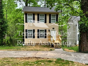 Building Photo - Newly Renovated Home in the Heart of Fount...