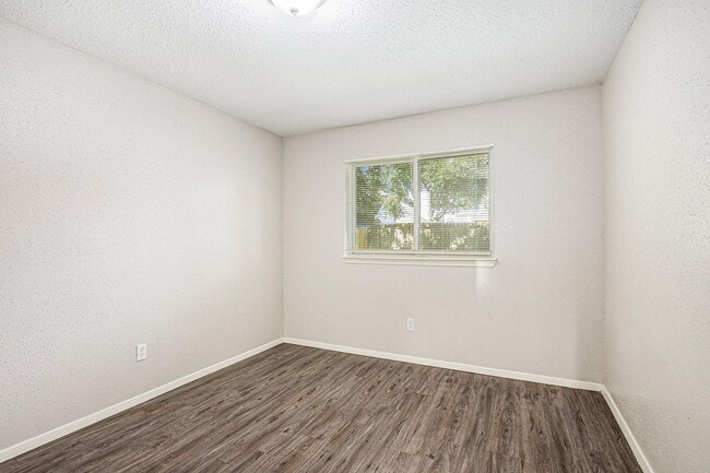 Building Photo - 2203 Crosscoach Ln