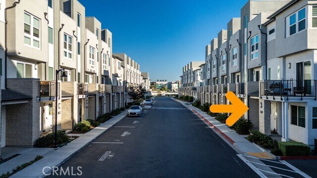 Building Photo - 1422 S Urbana St