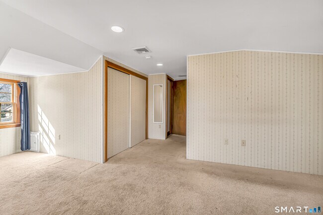 Building Photo - 466 High Hill Rd