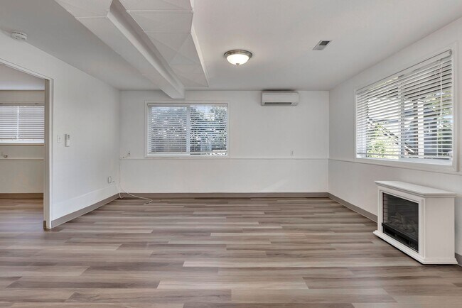 Building Photo - 1 Bed 1 Bath in Prime NW District!
