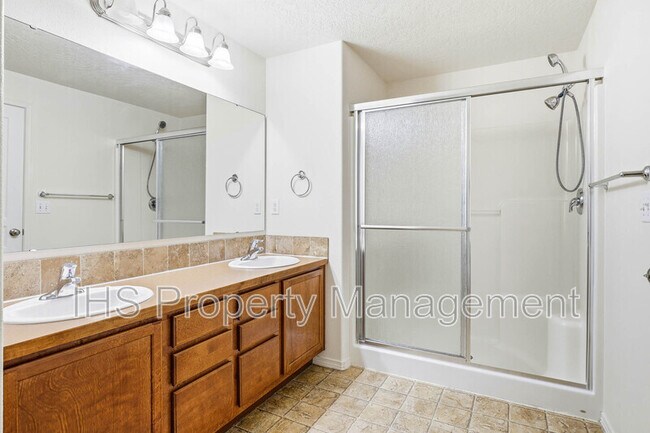 Building Photo - 6218 Ochoco Ln