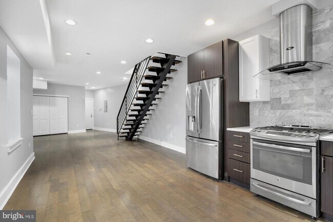 Building Photo - 2512 Frankford Ave