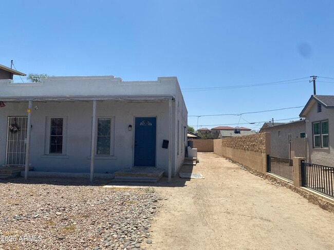 Building Photo - 1513 W Taylor St