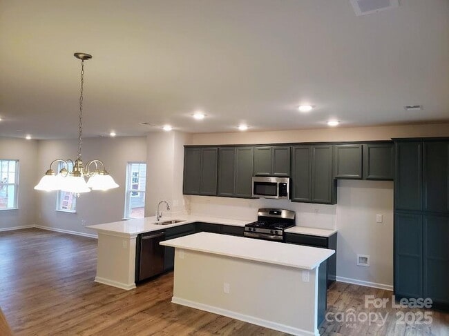 Building Photo - 543 San Marco Dr