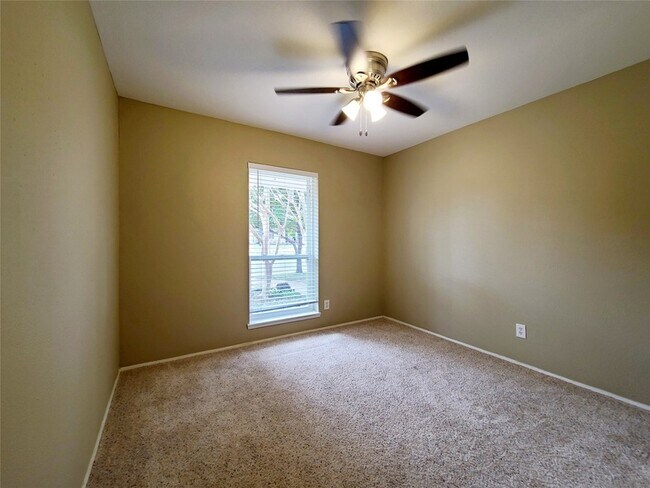 Building Photo - 4130 Santa Barbara Dr