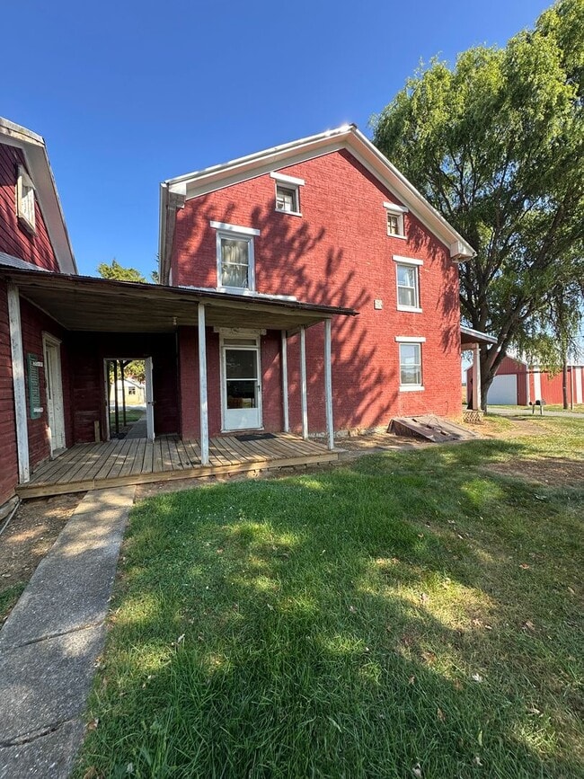 Building Photo - 1 - Bedroom Available in Rural Carlisle!