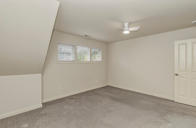 Building Photo - 14810 9th Dr SE