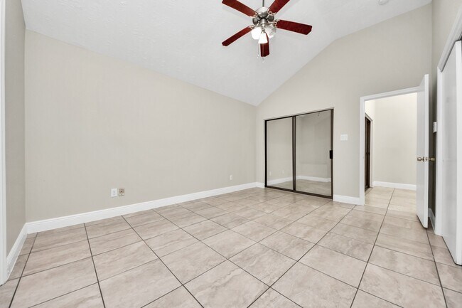 Building Photo - 5039 E Pagewick Dr