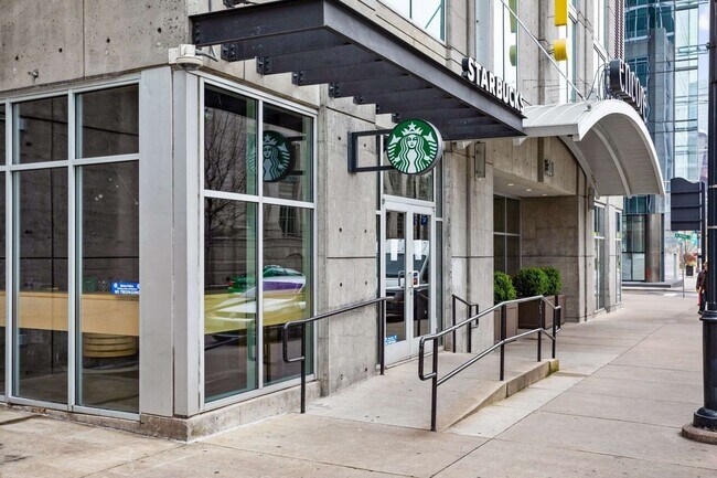 Building Photo - Fully Furnished SoBro Condo At Encore