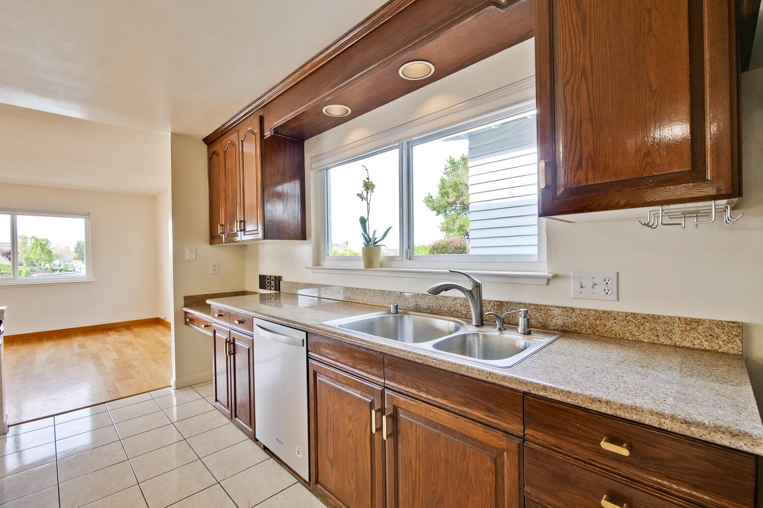 Building Photo - 255 Shearwater Is