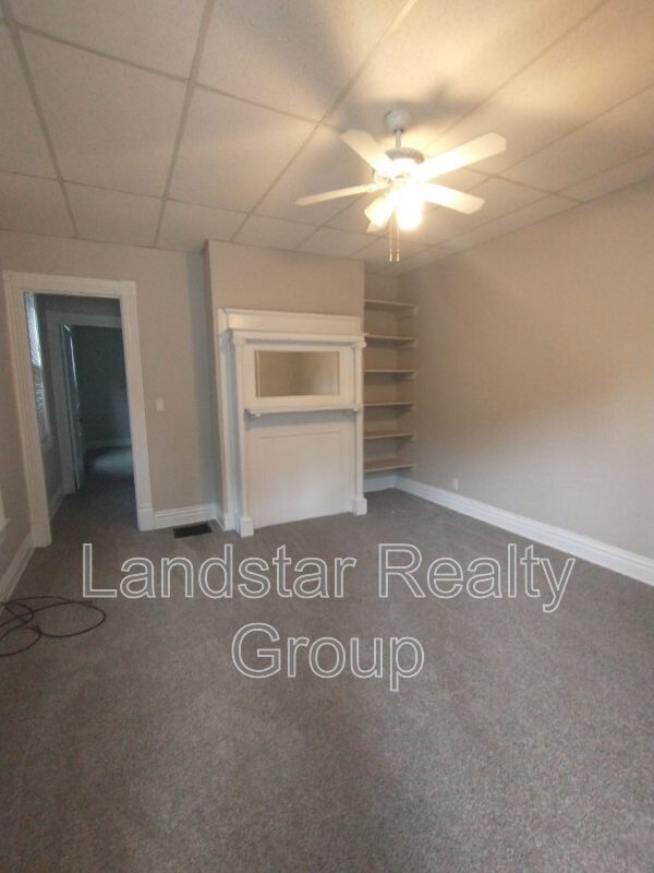 Building Photo - 2127 Grinstead Dr