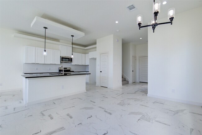 Building Photo - 2931 El Fenice Ln