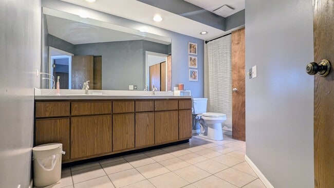 Building Photo - 918 Ridgefield Ln