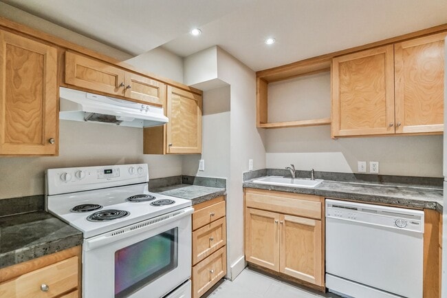 Building Photo - Utilities included!