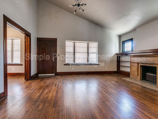 Building Photo - 421 NW 25th St