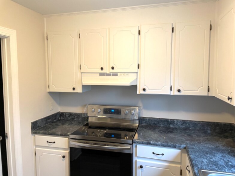 Building Photo - 206 Rock Knoll Dr