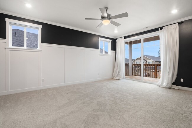 Building Photo - Newer 4-Bedroom Home in Bremerton