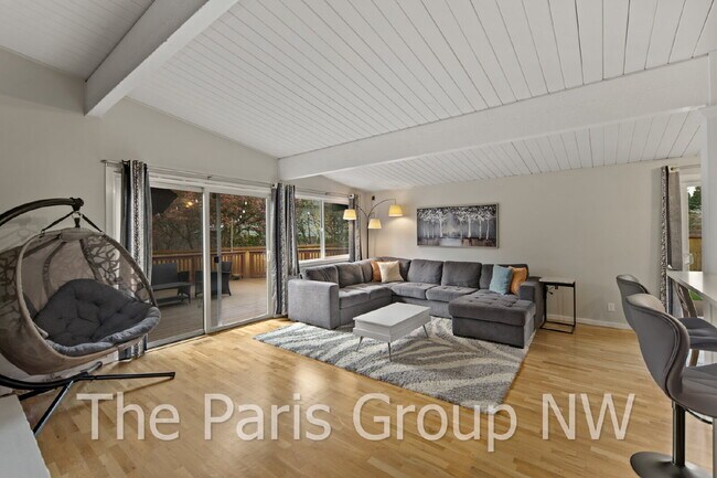 Building Photo - Fantastic Modernized Bridle Trails Mid Century Home * Central A/C, EV Charger, Exceptional Outdoo...