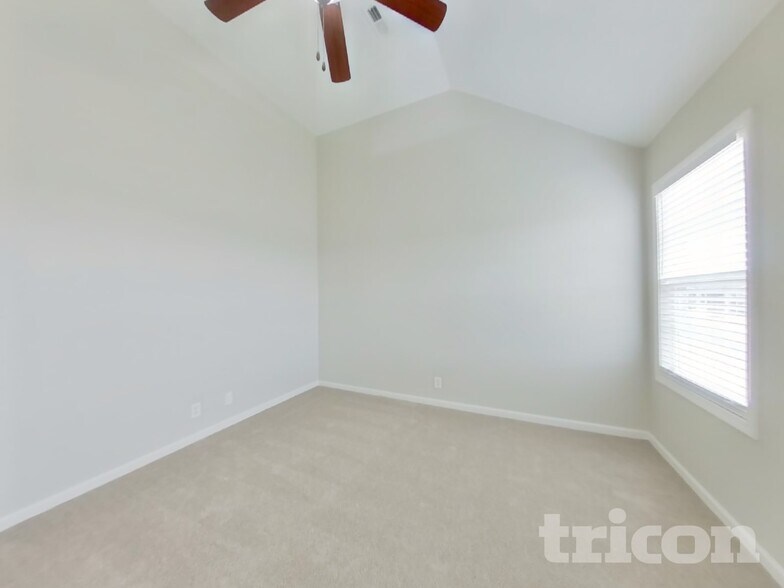 Building Photo - 1073 Castlerock Dr