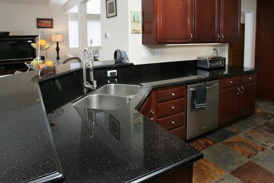 Building Photo - 6124 Maple Ct