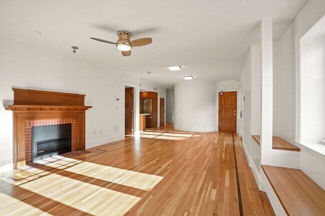 Building Photo - 165 Winthrop Rd