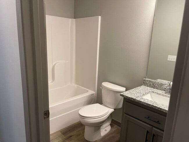 Building Photo - 104 Pr Crk Rd