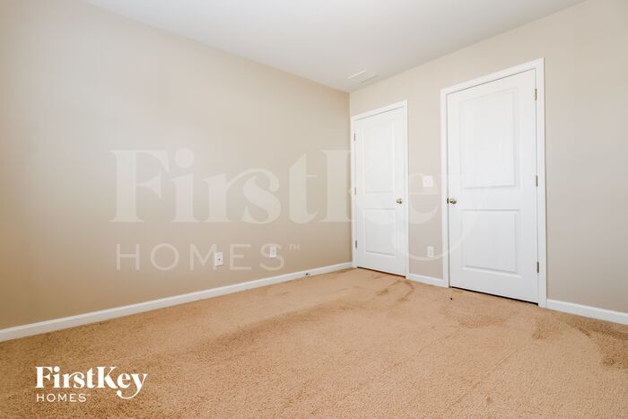 Building Photo - 4845 Hawkins Dr