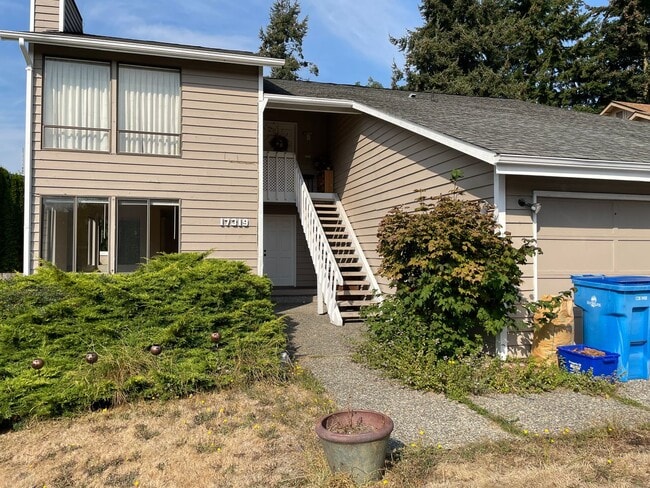 Primary Photo - Stone Court Duplex