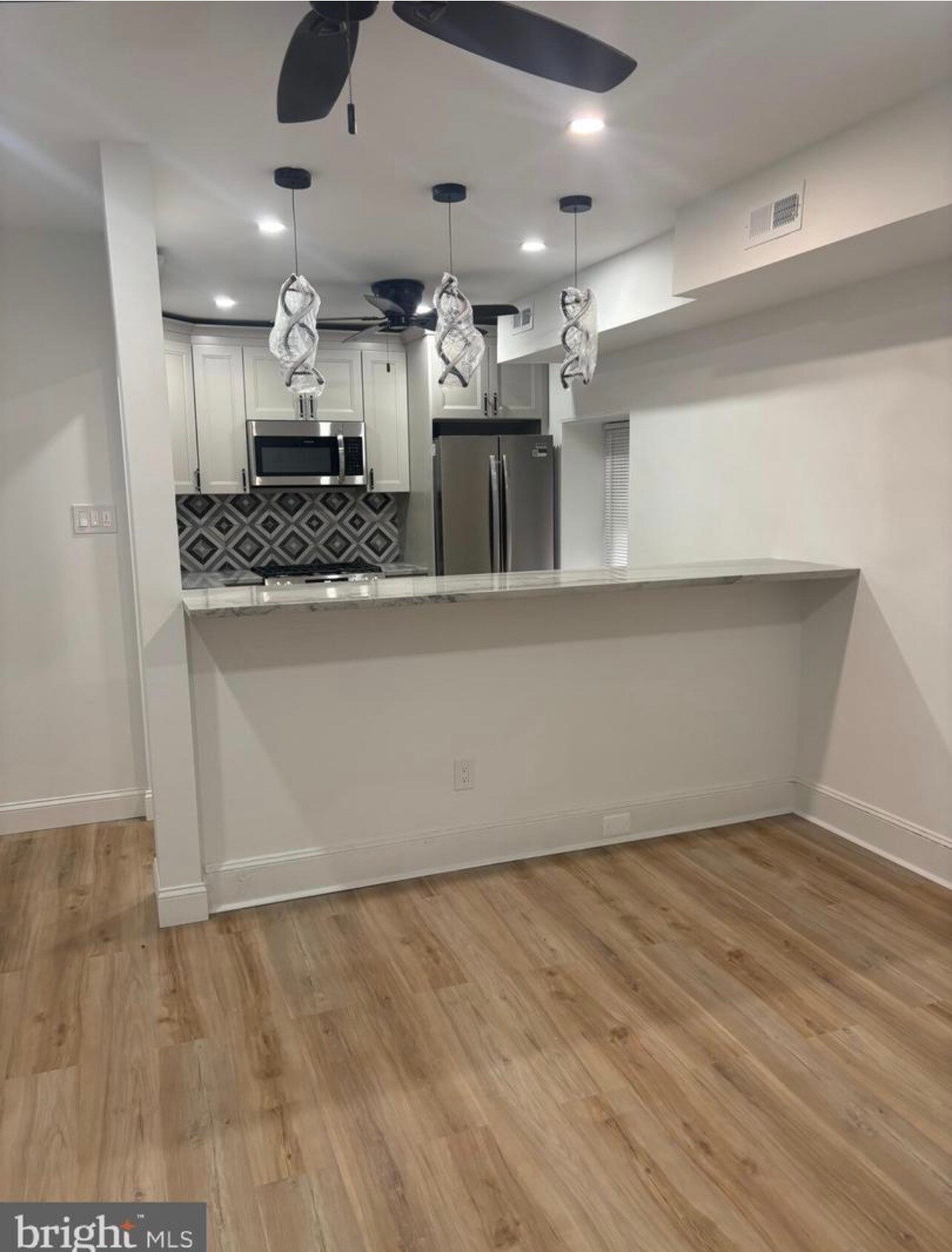 Building Photo - 321 Loney St