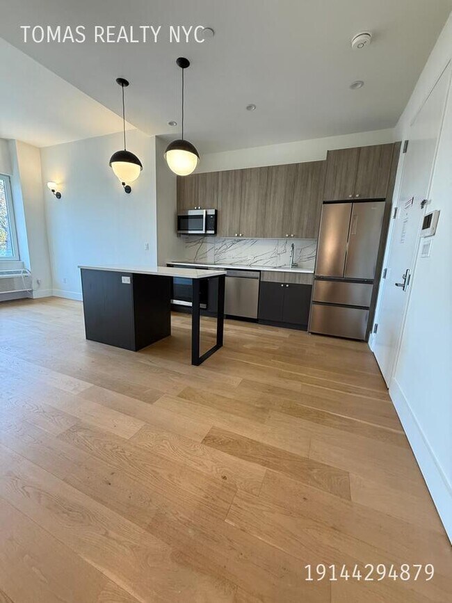 Building Photo - 3103 Sedgwick Ave