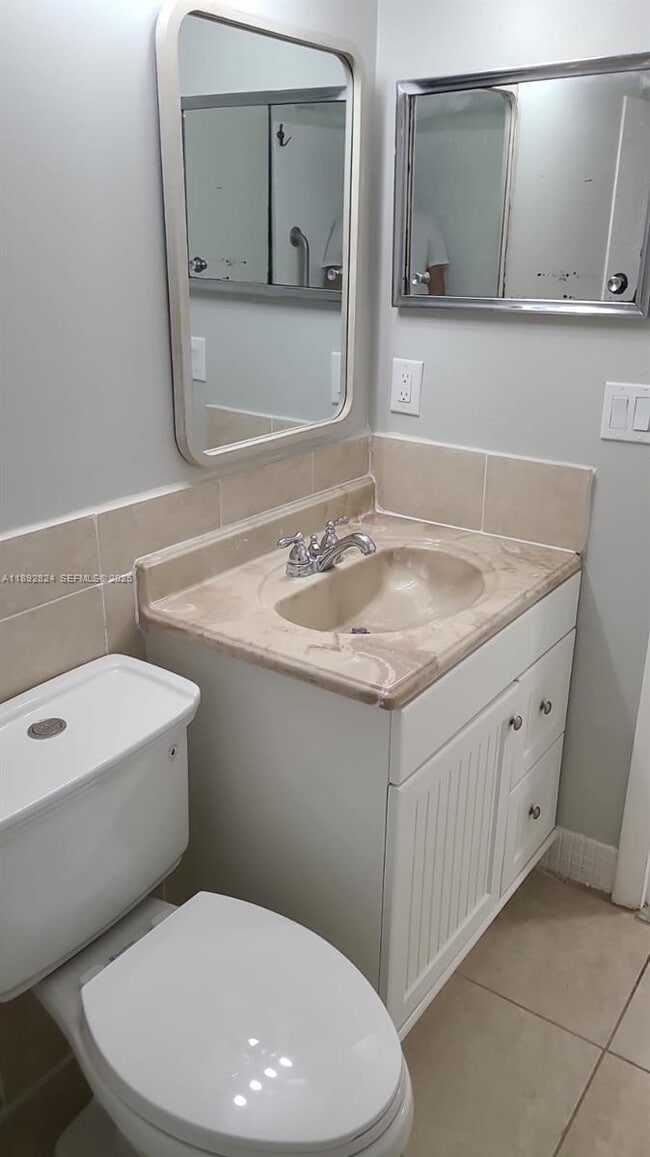 Building Photo - 287 Norwich L