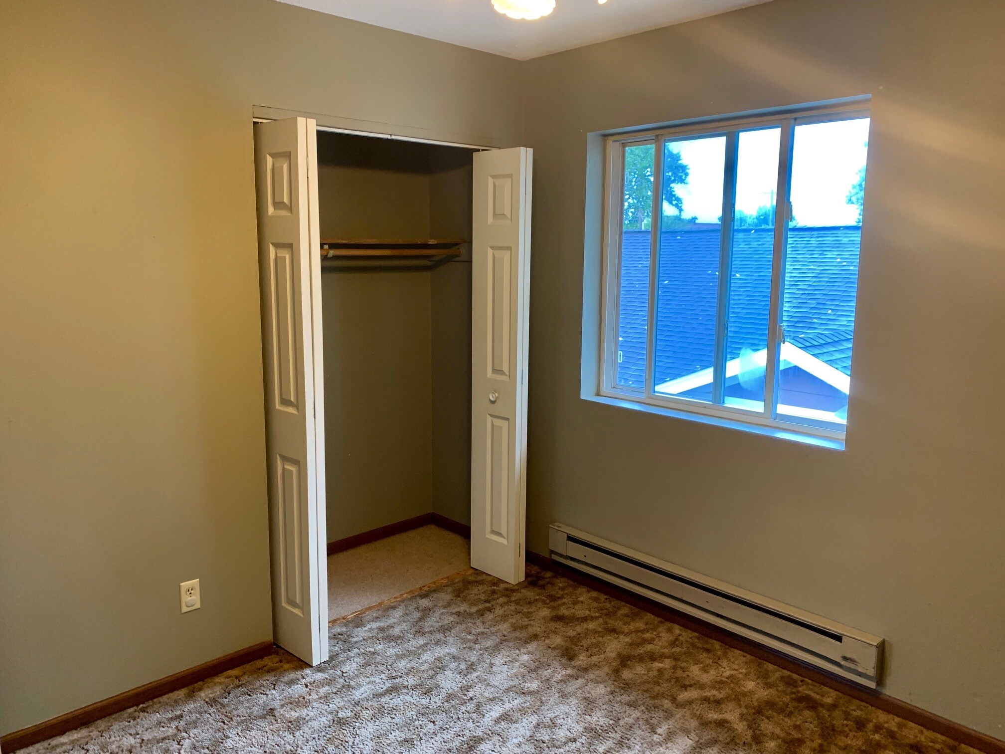 Building Photo - 1413 Caledonia St