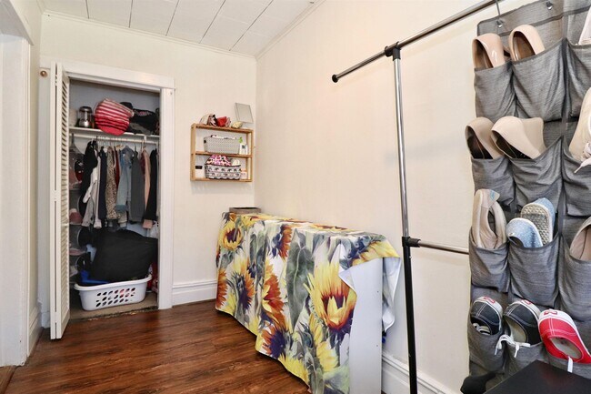 Building Photo - 704 Washington St