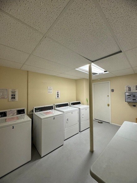 Building Photo - 297 Ashland Ave