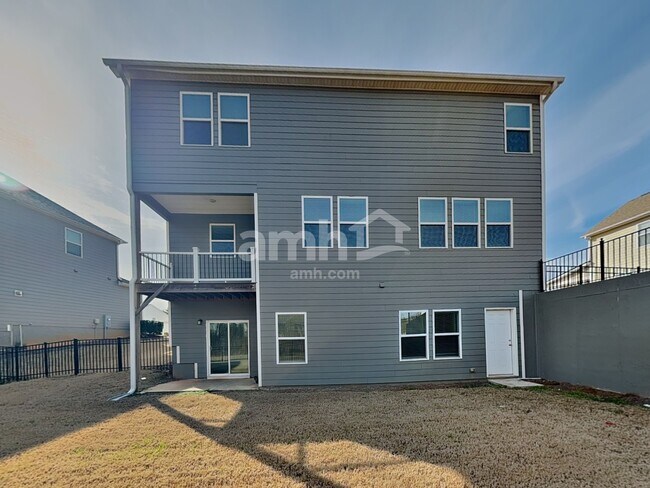 Building Photo - 706 Cyprus Ave