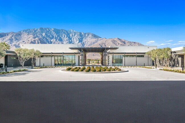 Building Photo - 422 Fountain Dr