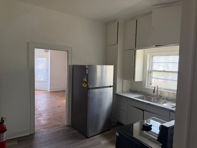 Building Photo - 1264 Liberty St